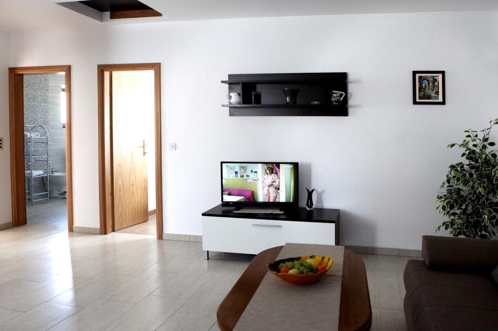 Apartments Marina-Mare Porec Exterior photo